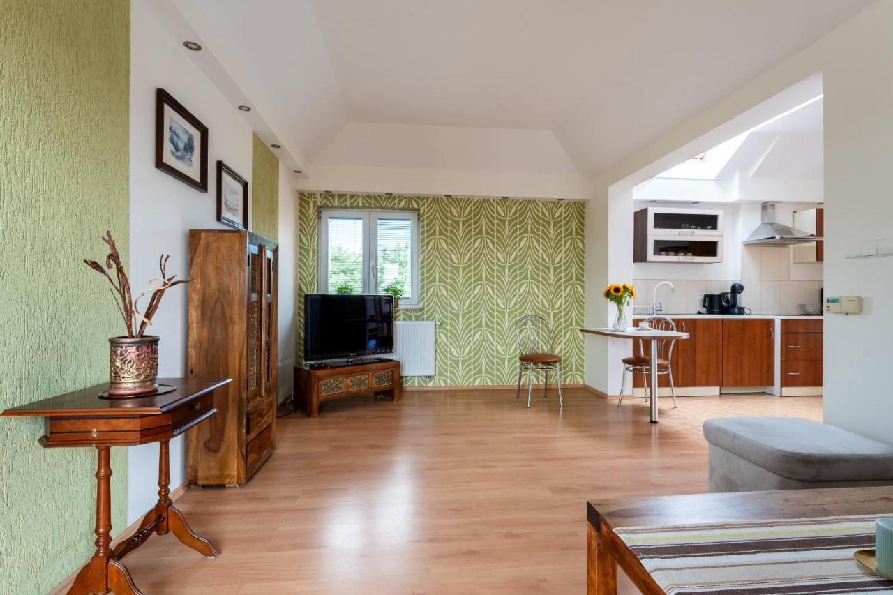 Apartament Green Hill Z Balkonem I Widokiem Na Karkonosze - Space Apart Jelenia Góra Kültér fotó